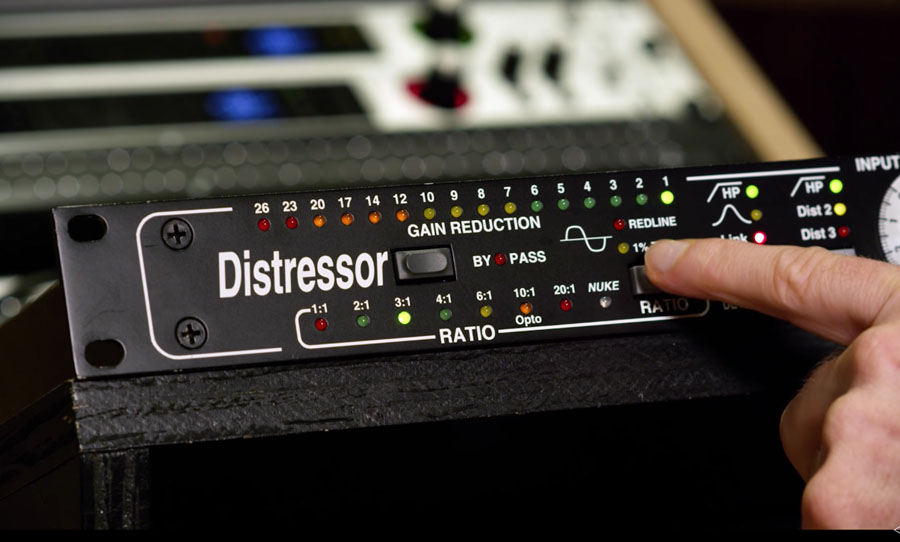 distressor-5
