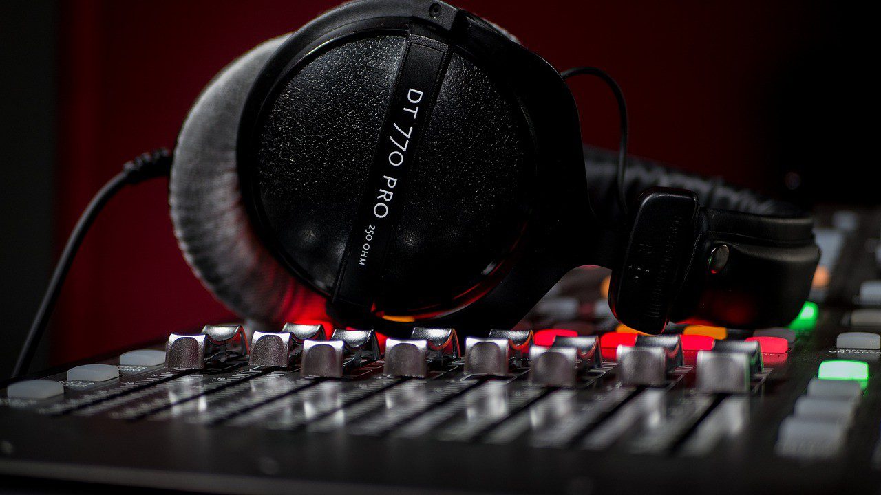 studio monitor headphones studio monitor headphones